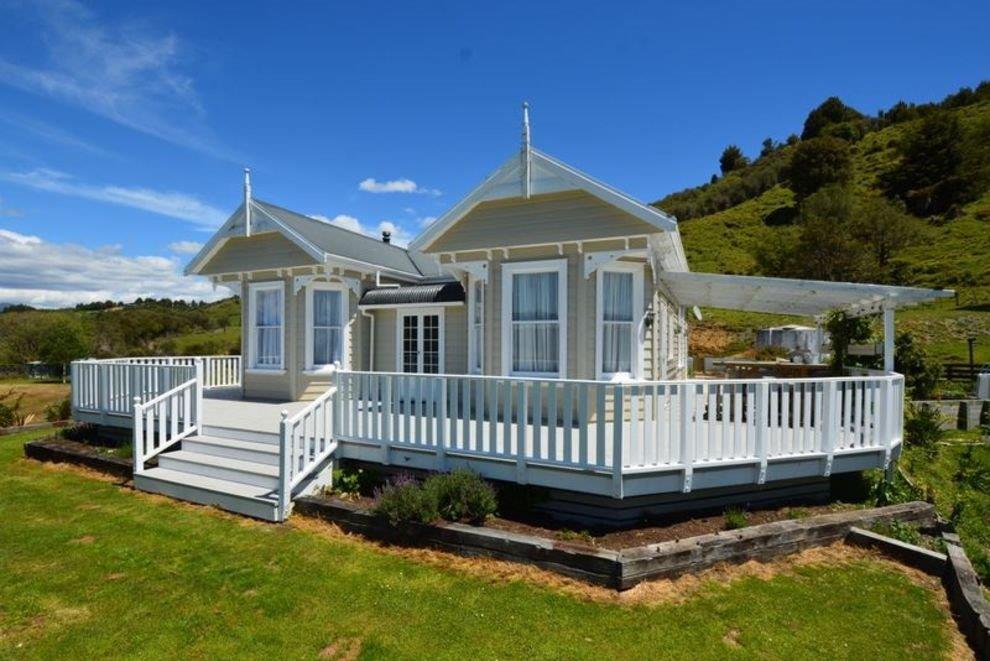 Gabolinsky Villa Cover Image